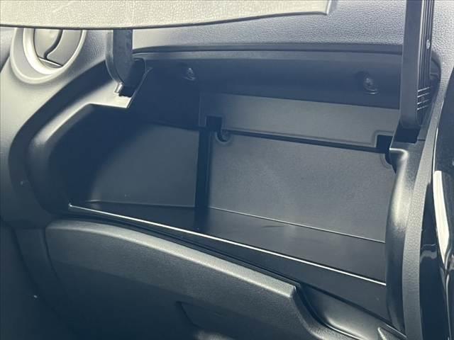 ノート １５Ｘ　車検整備付き　禁煙　純正フルセグナビ／Ｂｌｕｅｔｏｏｔｈ　アラウンドビューモニター　電動格納ミラー　ＥＴＣ　スマートキー　ステリモ　Ｄミラー　エマブレ　Ｐガラス　シートリフター　イモビ（42枚目）