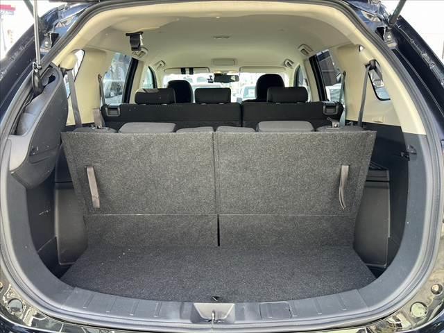 アウトランダー 　中期　４ＷＤ　ＳＤナビ／フルセグ／Ｂｌｕｅｔｏｏｔｈ／ＤＶＤ　バックカメラ　ＥＴＣ　衝突軽減ブレーキ　レーダークルーズ　ＬＥＤヘッド　パワーリアゲート　スマートキーＸ２　Ａストップ　キャリア　パドル（21枚目）