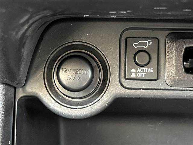 アウトランダー 　中期　４ＷＤ　ＳＤナビ／フルセグ／Ｂｌｕｅｔｏｏｔｈ／ＤＶＤ　バックカメラ　ＥＴＣ　衝突軽減ブレーキ　レーダークルーズ　ＬＥＤヘッド　パワーリアゲート　スマートキーＸ２　Ａストップ　キャリア　パドル（30枚目）