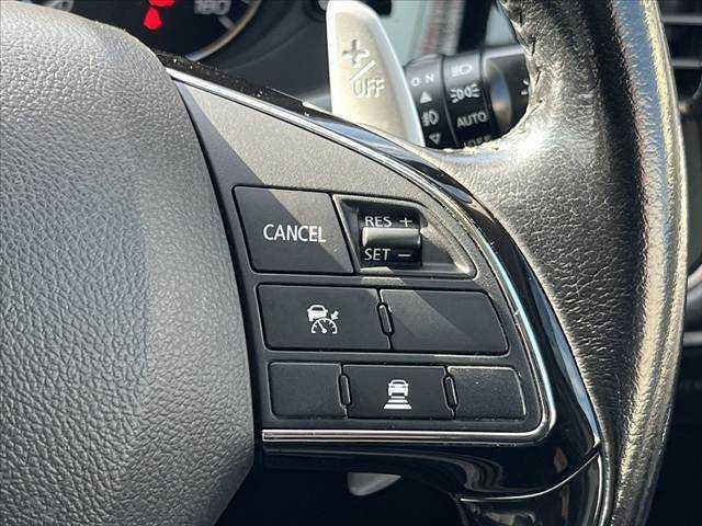 アウトランダー 　中期　４ＷＤ　ＳＤナビ／フルセグ／Ｂｌｕｅｔｏｏｔｈ／ＤＶＤ　バックカメラ　ＥＴＣ　衝突軽減ブレーキ　レーダークルーズ　ＬＥＤヘッド　パワーリアゲート　スマートキーＸ２　Ａストップ　キャリア　パドル（34枚目）