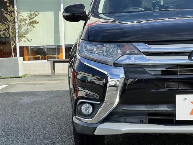 アウトランダー 　中期　４ＷＤ　ＳＤナビ／フルセグ／Ｂｌｕｅｔｏｏｔｈ／ＤＶＤ　バックカメラ　ＥＴＣ　衝突軽減ブレーキ　レーダークルーズ　ＬＥＤヘッド　パワーリアゲート　スマートキーＸ２　Ａストップ　キャリア　パドル（43枚目）