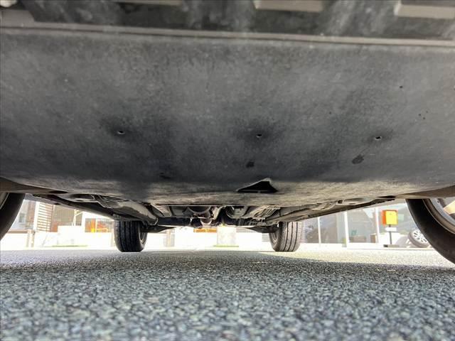 アウトランダー 　中期　４ＷＤ　ＳＤナビ／フルセグ／Ｂｌｕｅｔｏｏｔｈ／ＤＶＤ　バックカメラ　ＥＴＣ　衝突軽減ブレーキ　レーダークルーズ　ＬＥＤヘッド　パワーリアゲート　スマートキーＸ２　Ａストップ　キャリア　パドル（53枚目）