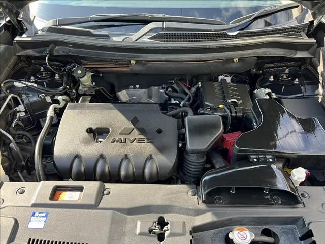 アウトランダー 　中期　４ＷＤ　ＳＤナビ／フルセグ／Ｂｌｕｅｔｏｏｔｈ／ＤＶＤ　バックカメラ　ＥＴＣ　衝突軽減ブレーキ　レーダークルーズ　ＬＥＤヘッド　パワーリアゲート　スマートキーＸ２　Ａストップ　キャリア　パドル（56枚目）