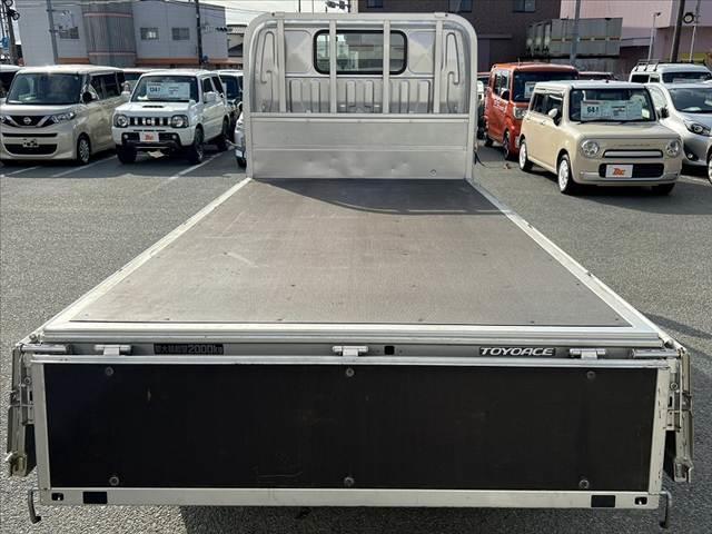 トヨエース 　車検整備付　４．０／ディーゼルターボ　積載２０００ｋｇ　ＥＴＣ　衝突軽減ブレーキ　車線逸脱警報　ＬＥＤフォグ　アイドリングストップ　電格ミラー　横滑り防止　ＳＲＳエアバッグ　ＡＢＳ　パワーウィンドゥ（3枚目）