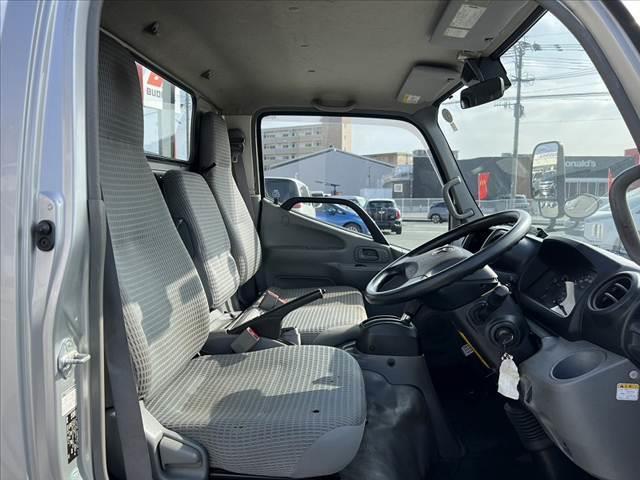 トヨエース 　車検整備付　４．０／ディーゼルターボ　積載２０００ｋｇ　ＥＴＣ　衝突軽減ブレーキ　車線逸脱警報　ＬＥＤフォグ　アイドリングストップ　電格ミラー　横滑り防止　ＳＲＳエアバッグ　ＡＢＳ　パワーウィンドゥ（16枚目）