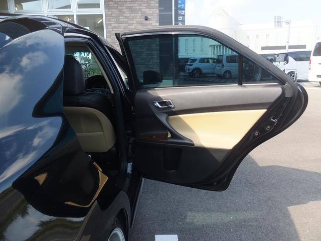 マークＸ プレミアム　ナビ　フルセグＴＶ　Ｂｌｕｅｔｏｏｔｈ　バックカメラ　ＥＴＣ　衝突軽減ブレーキ　クルーズコントロール　プッシュスタート　スマートキー　シートヒーター　パワーシート（50枚目）