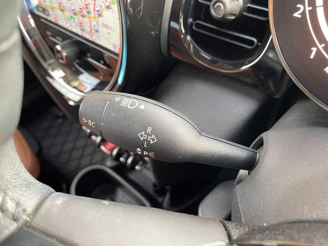 ＭＩＮＩ クーパーＤ　クラシック・トリム　ワンオーナー車　ハーフレザーシート　カバナレザー調シートカバー　純正ナビ　純正１６インチブラックＡＷ　シートヒーター　ドライビングモード　パークアシスト　バックカメラ　ＥＴＣ　前後ドラレコ（46枚目）