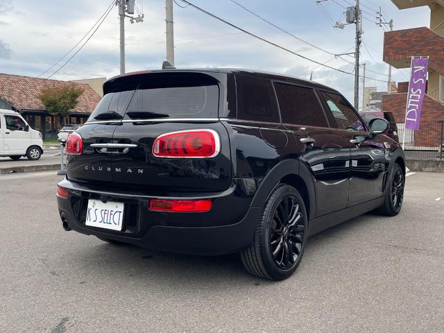 ＭＩＮＩ クラブマン　バッキンガム　クルーズコントロール　純正１７インチブラックＡＷ　純正ナビ　前後ドライブレコーダー　被害軽減ブレーキ　ＢＣカメラ　前車接近警告機能　ＥＴＣ　Ｂｌｕｔｏｏｔｈ接続対応　電格ミラー　ターボ車　オートライト（4枚目）