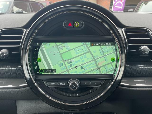 ＭＩＮＩ クラブマン　バッキンガム　クルーズコントロール　純正１７インチブラックＡＷ　純正ナビ　前後ドライブレコーダー　被害軽減ブレーキ　ＢＣカメラ　前車接近警告機能　ＥＴＣ　Ｂｌｕｔｏｏｔｈ接続対応　電格ミラー　ターボ車　オートライト（12枚目）