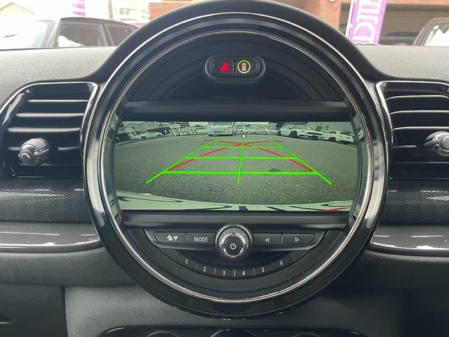 ＭＩＮＩ クラブマン　バッキンガム　クルーズコントロール　純正１７インチブラックＡＷ　純正ナビ　前後ドライブレコーダー　被害軽減ブレーキ　ＢＣカメラ　前車接近警告機能　ＥＴＣ　Ｂｌｕｔｏｏｔｈ接続対応　電格ミラー　ターボ車　オートライト（13枚目）