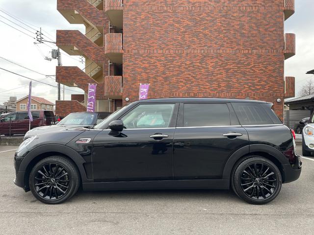 ＭＩＮＩ クラブマン　バッキンガム　クルーズコントロール　純正１７インチブラックＡＷ　純正ナビ　前後ドライブレコーダー　被害軽減ブレーキ　ＢＣカメラ　前車接近警告機能　ＥＴＣ　Ｂｌｕｔｏｏｔｈ接続対応　電格ミラー　ターボ車　オートライト（21枚目）