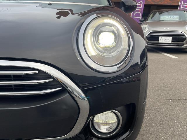 ＭＩＮＩ クラブマン　バッキンガム　クルーズコントロール　純正１７インチブラックＡＷ　純正ナビ　前後ドライブレコーダー　被害軽減ブレーキ　ＢＣカメラ　前車接近警告機能　ＥＴＣ　Ｂｌｕｔｏｏｔｈ接続対応　電格ミラー　ターボ車　オートライト（26枚目）