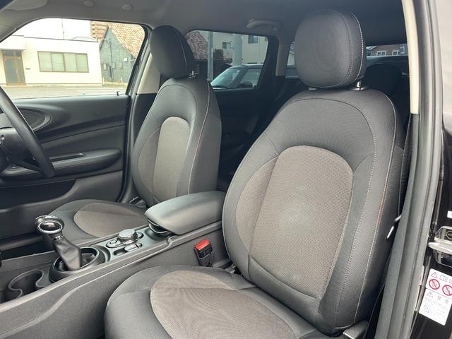 ＭＩＮＩ クラブマン　バッキンガム　クルーズコントロール　純正１７インチブラックＡＷ　純正ナビ　前後ドライブレコーダー　被害軽減ブレーキ　ＢＣカメラ　前車接近警告機能　ＥＴＣ　Ｂｌｕｔｏｏｔｈ接続対応　電格ミラー　ターボ車　オートライト（46枚目）