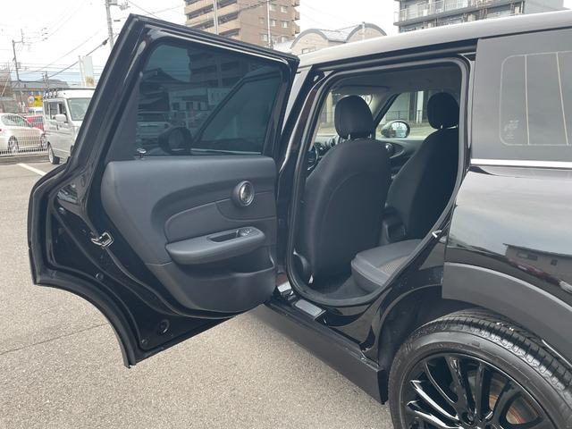 ＭＩＮＩ クラブマン　バッキンガム　クルーズコントロール　純正１７インチブラックＡＷ　純正ナビ　前後ドライブレコーダー　被害軽減ブレーキ　ＢＣカメラ　前車接近警告機能　ＥＴＣ　Ｂｌｕｔｏｏｔｈ接続対応　電格ミラー　ターボ車　オートライト（47枚目）