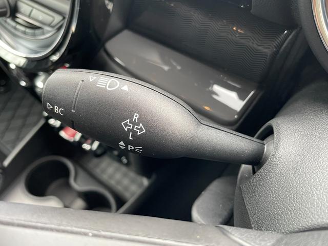 ＭＩＮＩ クラブマン　バッキンガム　クルーズコントロール　純正１７インチブラックＡＷ　純正ナビ　前後ドライブレコーダー　被害軽減ブレーキ　ＢＣカメラ　前車接近警告機能　ＥＴＣ　Ｂｌｕｔｏｏｔｈ接続対応　電格ミラー　ターボ車　オートライト（50枚目）