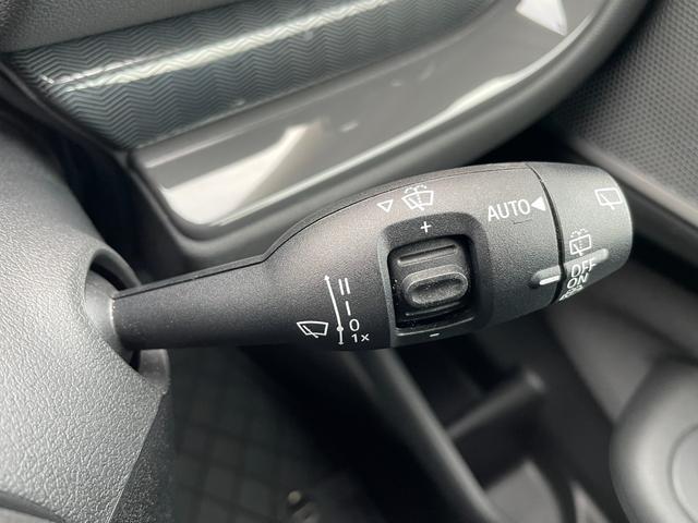 ＭＩＮＩ クラブマン　バッキンガム　クルーズコントロール　純正１７インチブラックＡＷ　純正ナビ　前後ドライブレコーダー　被害軽減ブレーキ　ＢＣカメラ　前車接近警告機能　ＥＴＣ　Ｂｌｕｔｏｏｔｈ接続対応　電格ミラー　ターボ車　オートライト（51枚目）