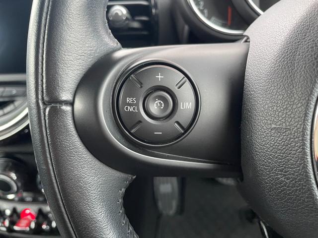 ＭＩＮＩ クラブマン　バッキンガム　クルーズコントロール　純正１７インチブラックＡＷ　純正ナビ　前後ドライブレコーダー　被害軽減ブレーキ　ＢＣカメラ　前車接近警告機能　ＥＴＣ　Ｂｌｕｔｏｏｔｈ接続対応　電格ミラー　ターボ車　オートライト（54枚目）