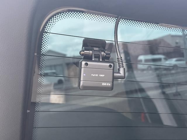 ＭＩＮＩ クラブマン　バッキンガム　クルーズコントロール　純正１７インチブラックＡＷ　純正ナビ　前後ドライブレコーダー　被害軽減ブレーキ　ＢＣカメラ　前車接近警告機能　ＥＴＣ　Ｂｌｕｔｏｏｔｈ接続対応　電格ミラー　ターボ車　オートライト（57枚目）