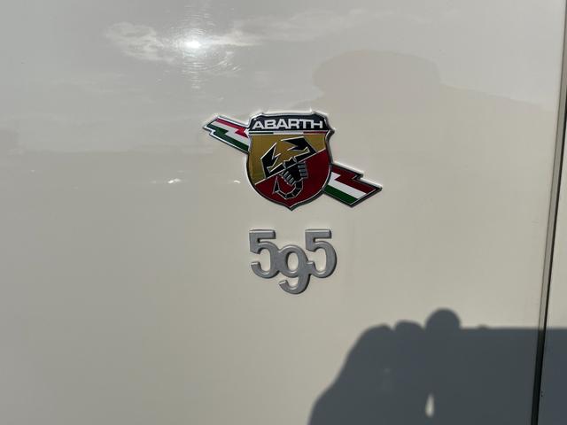 アバルト595 ツーリズモ後期モデル 後期モデル 純正オーディオ Bremboキャリパ レコモン コンペティツィオーネ17インチAW ステアリングスイッチ Blutooth接続対応 パドルシフト レッド革シート アルミ給油キャップ ETC(43枚目)