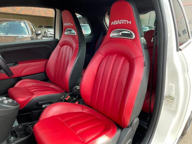 アバルト595 ツーリズモ後期モデル 後期モデル 純正オーディオ Bremboキャリパ レコモン コンペティツィオーネ17インチAW ステアリングスイッチ Blutooth接続対応 パドルシフト レッド革シート アルミ給油キャップ ETC(53枚目)