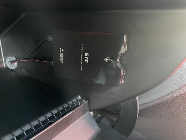 アバルト595 ツーリズモ後期モデル 後期モデル 純正オーディオ Bremboキャリパ レコモン コンペティツィオーネ17インチAW ステアリングスイッチ Blutooth接続対応 パドルシフト レッド革シート アルミ給油キャップ ETC(58枚目)