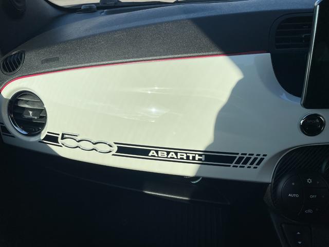 【インパネ】車体色に合うように変更しております。