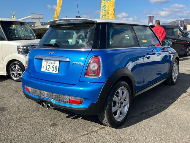ＭＩＮＩ クーパーＳ　メモリーナビ　ワンセグ　ＥＴＣ　キーレス　プッシュスタート　電動格納ミラー　キーレスキー　盗難防止システム　パワーウィンドウ　パワーステアリング　ＡＢＳ　助手席エアバック　エアバック　サイドエアバック（13枚目）