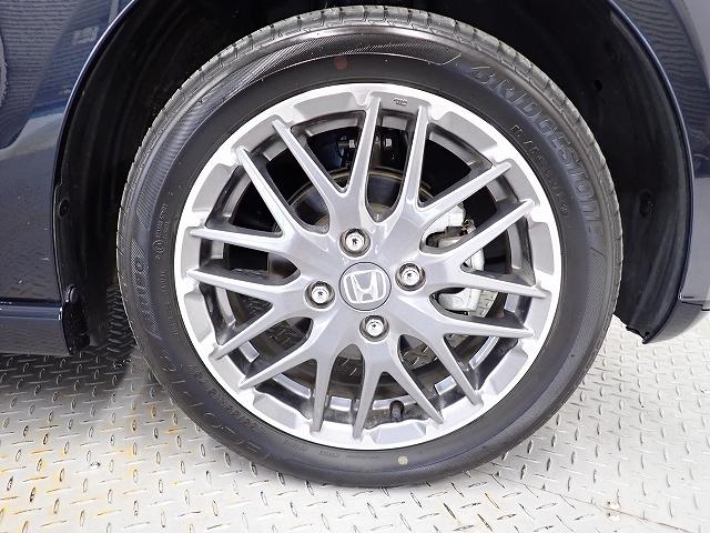 アルミホイールはホンダ純正なので安心！しかも車のデザインにもマッチしています。