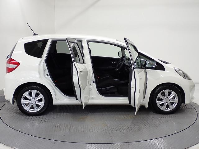 フィット X ナビ・ETC・シートヒーター(9枚目)