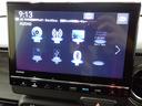 ホンダ純正ナビなのでダッシュボードにスッキリと収まっています。土地勘の無い所でも道に迷わず安心ですね!。AVも色々視聴でるのでドライブも楽しくなりますよ!