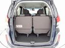テールゲートを開ければ高さと幅のあるラゲッジスペースが姿を現します。床も低く荷物の積み下ろしも楽々です。