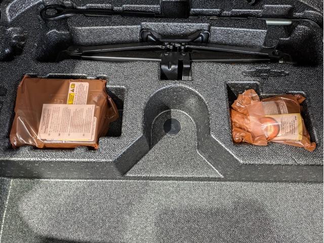 ハリアーハイブリッド Z 4WD フルセグ メモリーナビ ミュージックプレイヤー接続可 バックカメラ 衝突被害軽減システム ETC ドラレコ LEDヘッドランプ ワンオーナー 記録簿 アイドリングストップ(35枚目)