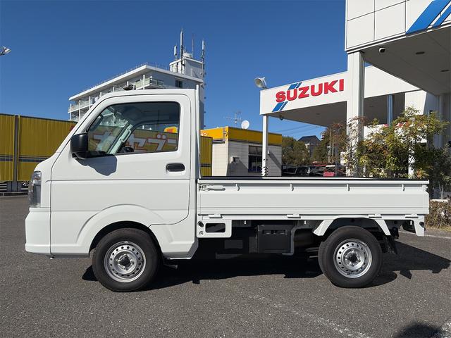 キャリイトラック ＫＣエアコン・パワステ　４ＷＤ／４ＡＴ　キーレス　オートライト　ＡＢＳ　エアバック　エアコン　パワーステアリング　パワーウィンドウ　アイドリングストップ　横滑り防止機能　衝突安全ボディ　荷台マット（5枚目）