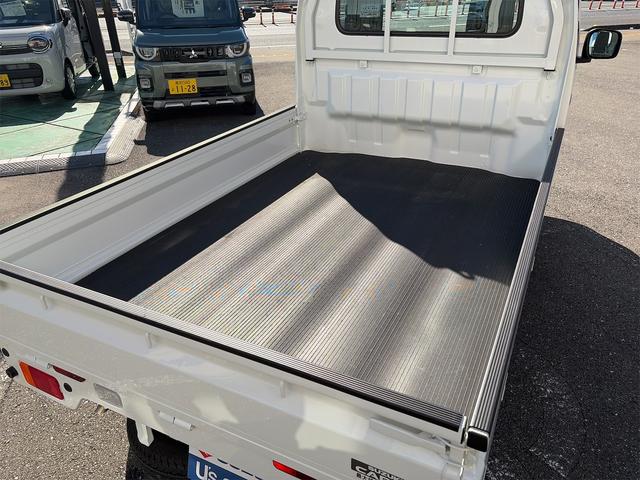 キャリイトラック ＫＣエアコン・パワステ　４ＷＤ／４ＡＴ　キーレス　オートライト　ＡＢＳ　エアバック　エアコン　パワーステアリング　パワーウィンドウ　アイドリングストップ　横滑り防止機能　衝突安全ボディ　荷台マット（25枚目）