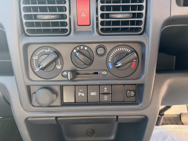 キャリイトラック ＫＣエアコン・パワステ　４ＷＤ／４ＡＴ　キーレス　オートライト　ＡＢＳ　エアバック　エアコン　パワーステアリング　パワーウィンドウ　アイドリングストップ　横滑り防止機能　衝突安全ボディ　荷台マット（30枚目）