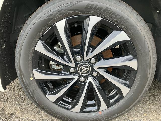 ノア Ｓ－Ｚ　登録済未使用車　７人乗り　アラウンドビューモニター　純正ディスプレイオーディオ　ＥＴＣ２．０　両側パワースライドドア　ＴＶ　Ｂｌｕｅｔｏｏｔｈ　シートヒーター　電子パーキング　アダプティブクルーズ（3枚目）
