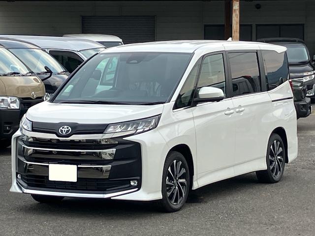 ノア Ｓ－Ｚ　登録済未使用車　７人乗り　アラウンドビューモニター　純正ディスプレイオーディオ　ＥＴＣ２．０　両側パワースライドドア　ＴＶ　Ｂｌｕｅｔｏｏｔｈ　シートヒーター　電子パーキング　アダプティブクルーズ（7枚目）