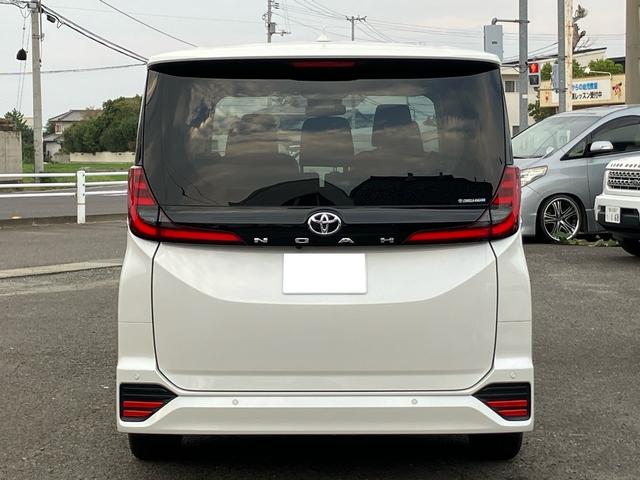 ノア Ｓ－Ｚ　登録済未使用車　７人乗り　アラウンドビューモニター　純正ディスプレイオーディオ　ＥＴＣ２．０　両側パワースライドドア　ＴＶ　Ｂｌｕｅｔｏｏｔｈ　シートヒーター　電子パーキング　アダプティブクルーズ（11枚目）