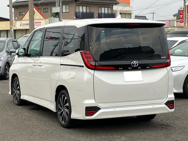 ノア Ｓ－Ｚ　登録済未使用車　７人乗り　アラウンドビューモニター　純正ディスプレイオーディオ　ＥＴＣ２．０　両側パワースライドドア　ＴＶ　Ｂｌｕｅｔｏｏｔｈ　シートヒーター　電子パーキング　アダプティブクルーズ（12枚目）