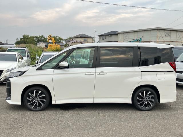 ノア Ｓ－Ｚ　登録済未使用車　７人乗り　アラウンドビューモニター　純正ディスプレイオーディオ　ＥＴＣ２．０　両側パワースライドドア　ＴＶ　Ｂｌｕｅｔｏｏｔｈ　シートヒーター　電子パーキング　アダプティブクルーズ（13枚目）