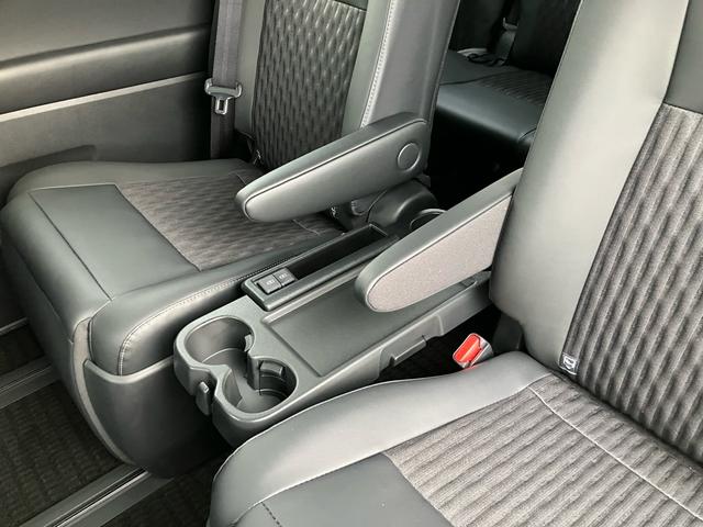 ノア Ｓ－Ｚ　登録済未使用車　７人乗り　アラウンドビューモニター　純正ディスプレイオーディオ　ＥＴＣ２．０　両側パワースライドドア　ＴＶ　Ｂｌｕｅｔｏｏｔｈ　シートヒーター　電子パーキング　アダプティブクルーズ（28枚目）