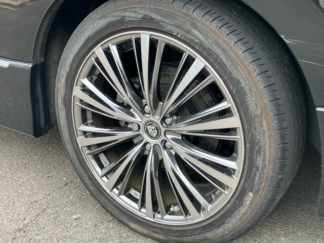 エルグランド ３５０ハイウェイスタープレミアム　ツインサンルーフ　フリップダウンモニター　ＢＯＳＥサウンド　社外１９インチＡＷ　アラウンドビューモニター　パワーバックドア　ＥＴＣ　両側パワースライドドア　シートヒーター　パワーシート　オットマン（19枚目）