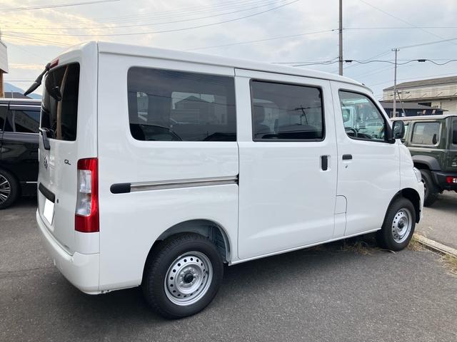 タウンエースバン ＧＬ　登録済未使用車　インパネＡＴ　アイドリングストップ　衝突被害軽減システム　横滑り防止装置　両側スライドドア　キーレスエントリー　パワーウインドウ　エアコン　パワステ　クリアランスソナー（10枚目）