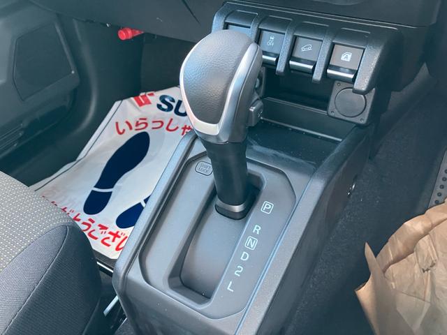 ジムニー XC 4WD 届出済未使用車 デュアルセンサーブレーキサポート AT シートヒーター クルーズコントロール 純正アルミホイール スマートキー プッシュスタート オートエアコン オートライト(4枚目)