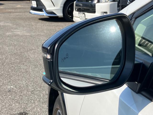 プリウス Ｚ　サンルーフ　純正ディスプレイオーディオ　アラウンドビューモニター　デジタルインナーミラー　ＥＴＣ２．０　パワーバックドア　アダプティブクルーズコントロール　純正ＡＷ　フルセグＴＶ　Ｂｌｕｅｔｏｏｔｈ（18枚目）