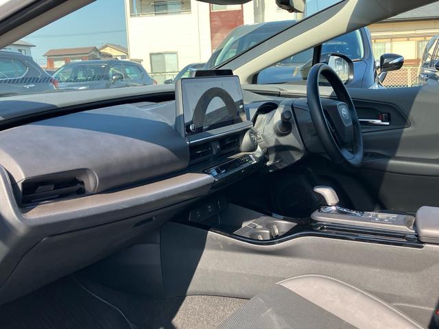 プリウス Ｚ　サンルーフ　純正ディスプレイオーディオ　アラウンドビューモニター　デジタルインナーミラー　ＥＴＣ２．０　パワーバックドア　アダプティブクルーズコントロール　純正ＡＷ　フルセグＴＶ　Ｂｌｕｅｔｏｏｔｈ（22枚目）