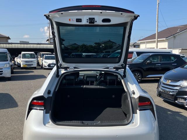 プリウス Ｚ　サンルーフ　純正ディスプレイオーディオ　アラウンドビューモニター　デジタルインナーミラー　ＥＴＣ２．０　パワーバックドア　アダプティブクルーズコントロール　純正ＡＷ　フルセグＴＶ　Ｂｌｕｅｔｏｏｔｈ（27枚目）