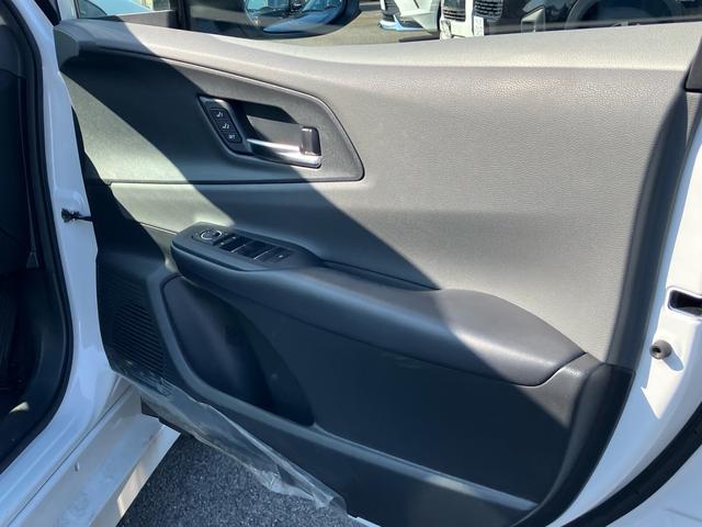 プリウス Ｚ　サンルーフ　純正ディスプレイオーディオ　アラウンドビューモニター　デジタルインナーミラー　ＥＴＣ２．０　パワーバックドア　アダプティブクルーズコントロール　純正ＡＷ　フルセグＴＶ　Ｂｌｕｅｔｏｏｔｈ（32枚目）