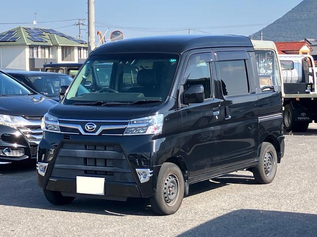 ハイゼットカーゴ デッキバンＧ　ＳＡＩＩＩ　４ＷＤ　ＡＴ　スマートアシスト３　アイドリングストップ　ＣＤ　キーレスエントリー　パワーウインドウ　エアコン　パワステ　横滑り防止装置　衝突被害軽減システム　エコアイドル　電動格納ミラー　オートマ（4枚目）