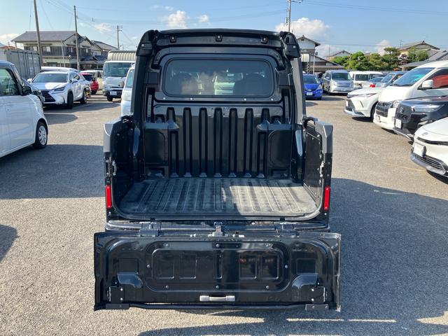 ハイゼットカーゴ デッキバンＧ　ＳＡＩＩＩ　４ＷＤ　ＡＴ　スマートアシスト３　アイドリングストップ　ＣＤ　キーレスエントリー　パワーウインドウ　エアコン　パワステ　横滑り防止装置　衝突被害軽減システム　エコアイドル　電動格納ミラー　オートマ（8枚目）